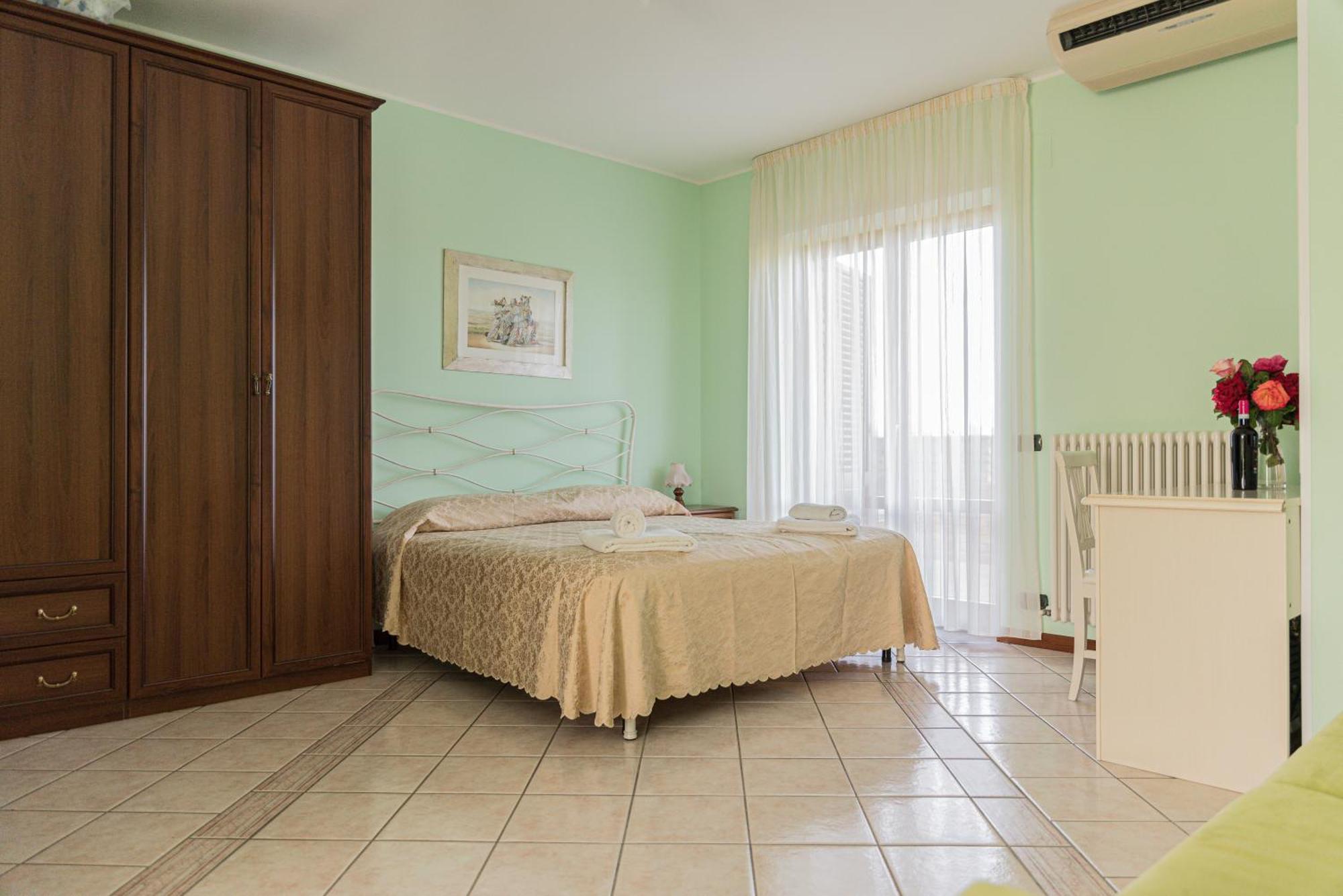 Agriturismo Il Crinale Castorano  Exterior photo